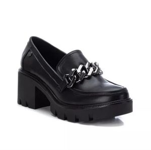 NEW Mocassins w/ Chain Detail